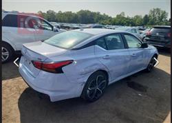 نيسان ألتيما